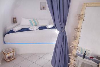 אימרוביגלי Phenix Hotel מראה חיצוני תמונה