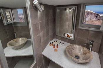 אימרוביגלי Phenix Hotel מראה חיצוני תמונה