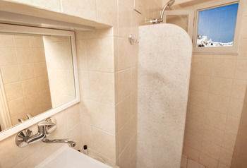 אימרוביגלי Phenix Hotel מראה חיצוני תמונה